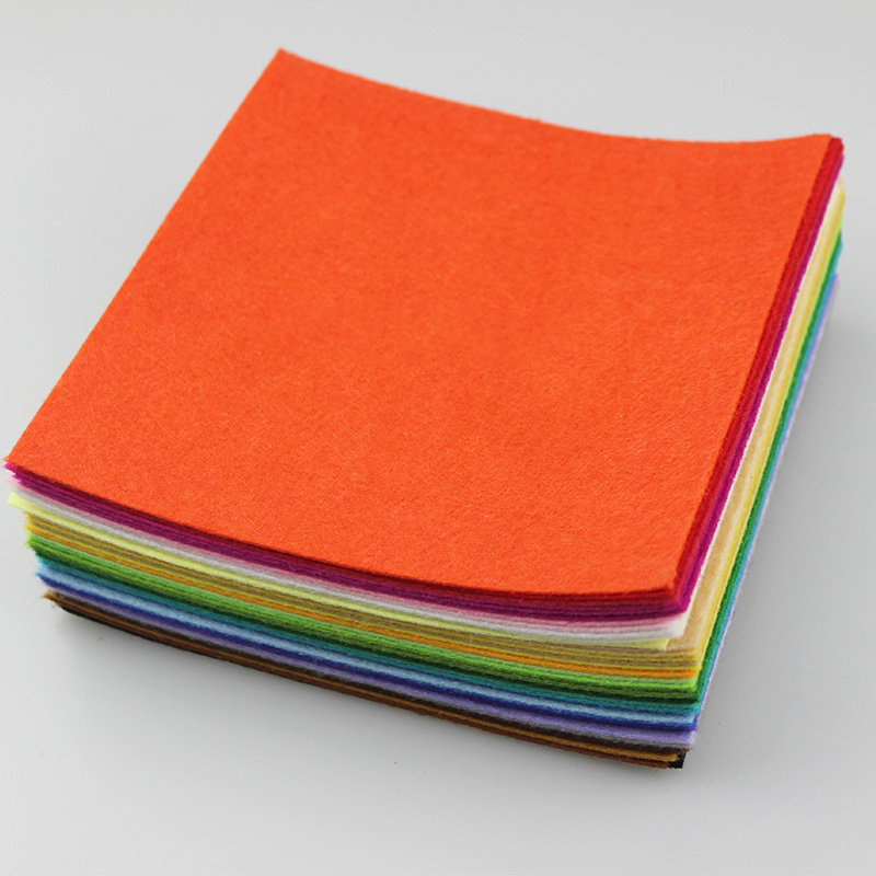 無紡布裁片機(jī)HD-1607 無紡布裁片機(jī)HD-1607