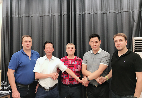 利瀚“信譽求發展,服務見真情” 利瀚“信譽求發展,服務見真情”