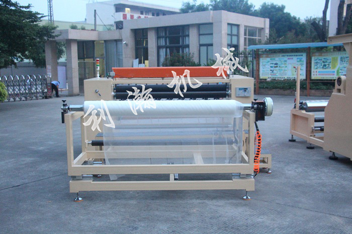 全自動<a href='http://www.wingedpower.com.cn/xingyezixun/698.html' target='1' style='font-size:14px; font-weight:bold; color:#ff0000;'>超聲波<a href='http://www.wingedpower.com.cn/xingyezixun/748.html' target='1' style='font-size:14px; font-weight:bold; color:#ff0000;'>裥棉機</a></a>正面