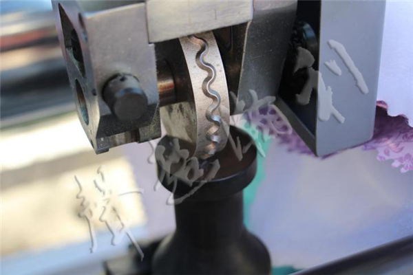 全自動<a href='http://www.wingedpower.com.cn/xingyezixun/698.html' target='1' style='font-size:14px; font-weight:bold; color:#ff0000;'>超聲波<a href='http://www.wingedpower.com.cn/xingyezixun/748.html' target='1' style='font-size:14px; font-weight:bold; color:#ff0000;'>裥棉機</a></a>